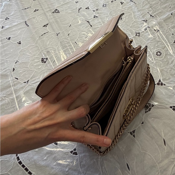 Michael Kors Quilted Chain Shoulder Bag | Beige/Nude | Gold Hardware - Picture 3 of 5